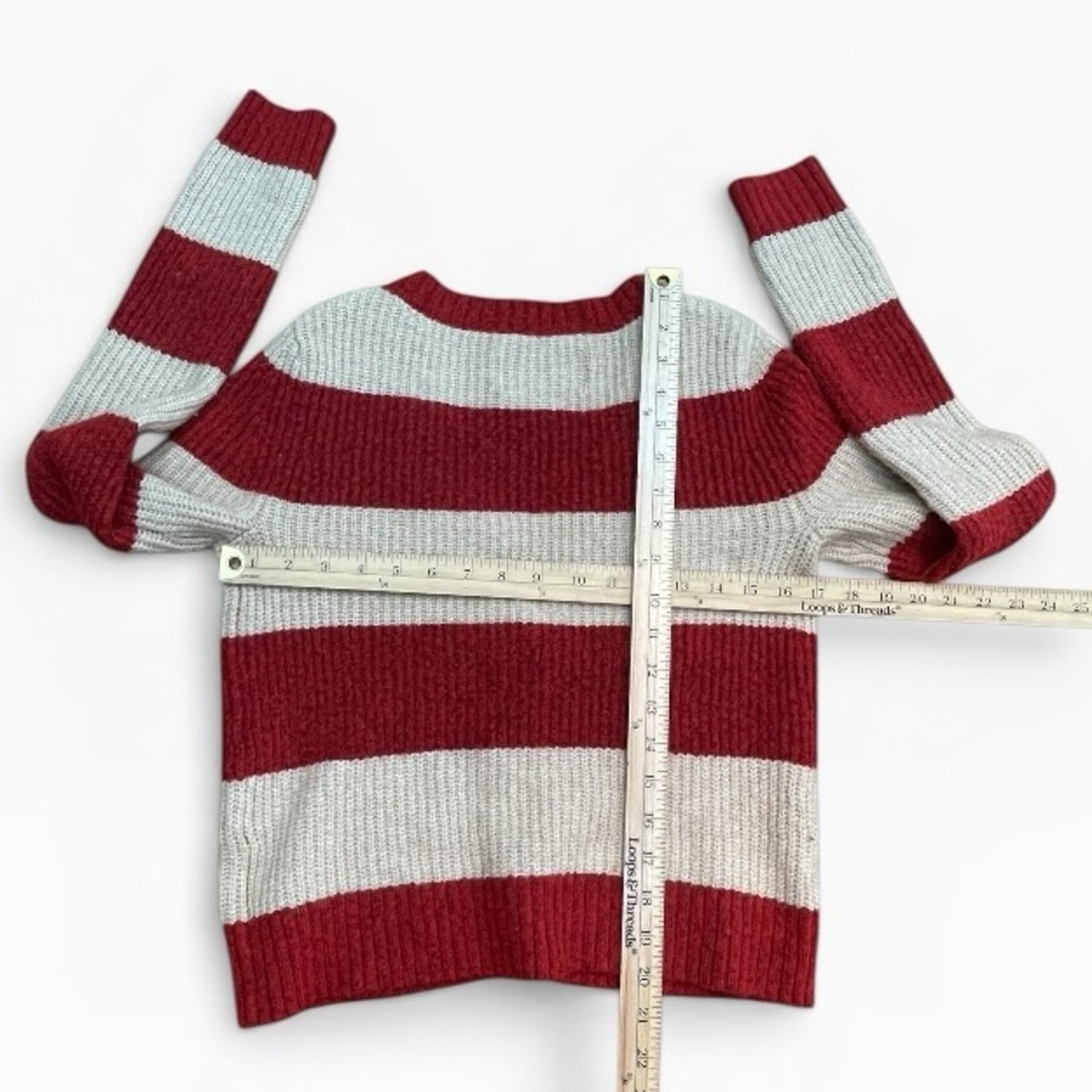 American Eagle Outfitters Red and Cream Wide-Stripe V-Neck Cardigan Size: XS - Picture 4 of 7